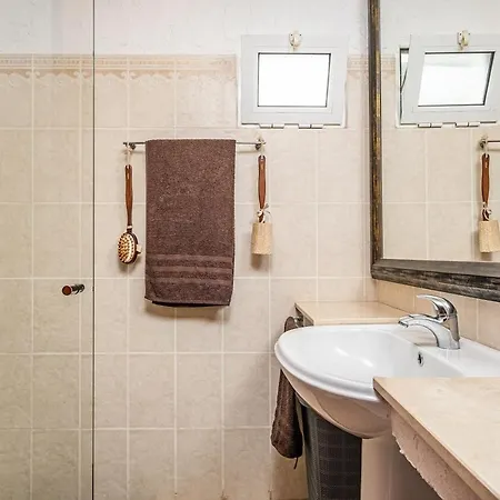 Ivy By Homie São Roque do Faial